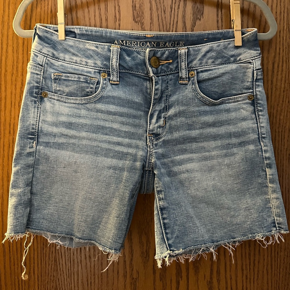 American Eagle Denim midi cut off super stretch shorts size 4